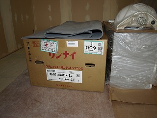 備品搬入-4